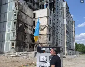 В Умані продовжують відновлювати домівки на вулиці Захисників України
