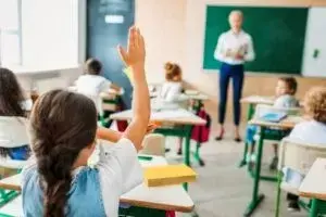 Як правильно використовувати шкільні посібники з математики в навчанні?