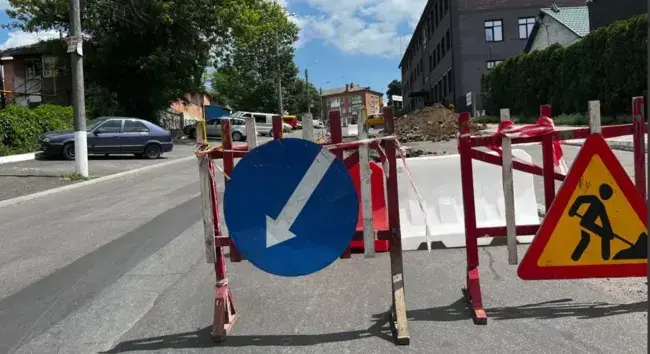 В Умані триває відновлення доріг і подекуди ускладнений рух транспорту