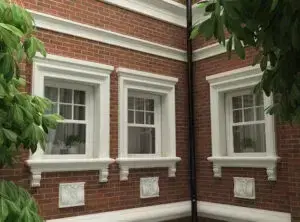 Как выбрать карниз из пенопласта?