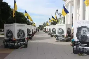 В Умані згадують своїх загиблих Героїв