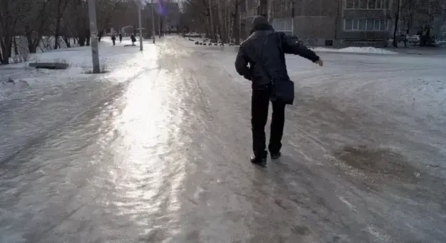 Сьогодні вночі в Умані та області оголошено жовтий рівень небезпеки через ожеледицю