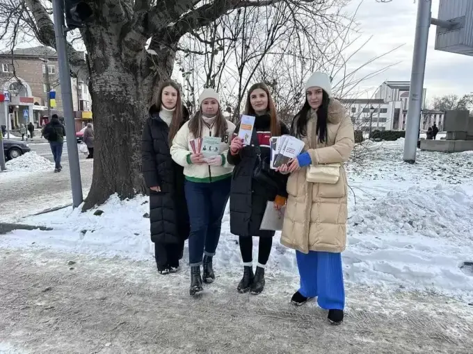 Сьогодні в Умані пройшла акція проти домашнього насильства в рамках всеукраїнської компанії "16 днів без насильства"