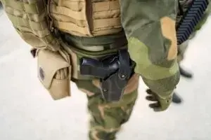 Онлайн военторг, что доставляет кобуру и другие военные товары по Одессе / Фото: wirestock freepik.com