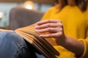 Фахова література для психологів: новинки і роботи класиків, актуальні в складні часи / Фото: freepik.com