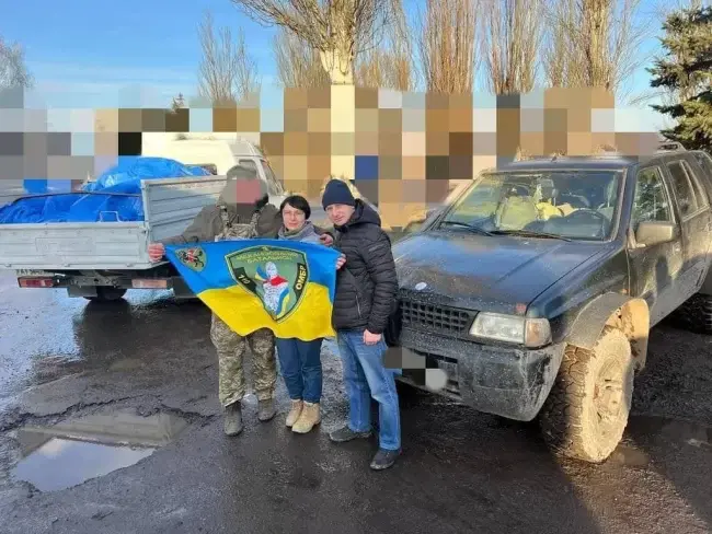Ірина Плетньова особисто з'їздила до Авдіївки та передала бійцям дві автівки