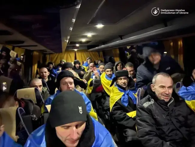 Вчора до України повернулося 200 полонених бійців