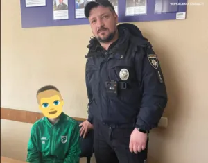 В Умані патрульні повернули додому зниклу дитину