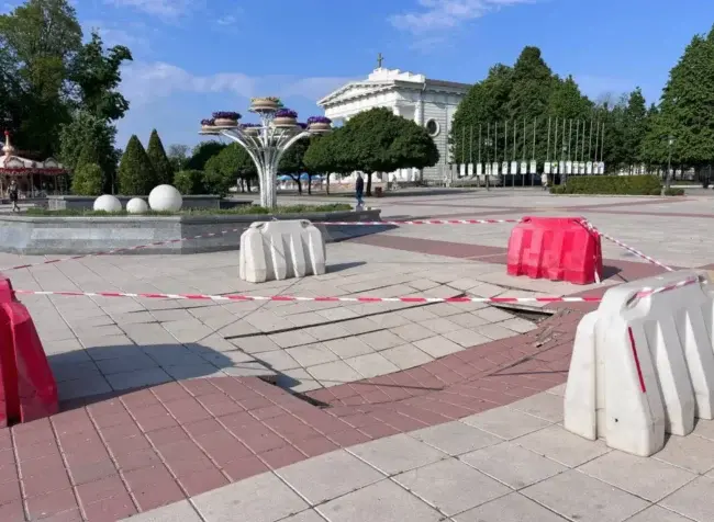 В Умані в центрі міста утворилося провалля