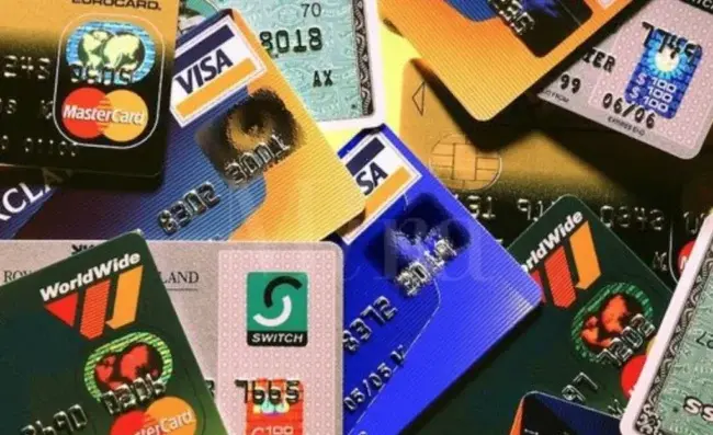 НБУ готується обмежети перекази між картками для фізичних осіб