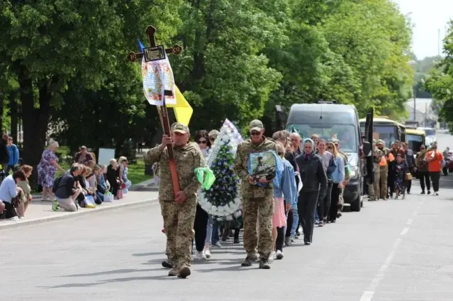 В Умані попрощалися з молодшим сержантом Олександром Думенком