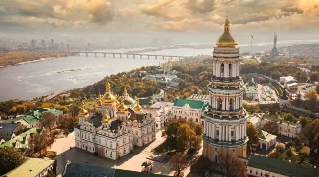Верховна Рада України ухвалила закон, що забороняє діяльність релігійних організацій, пов’язаних з РФ