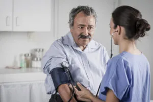 Алкогольная зависимость − невидимая угроза, которая не выбирает жертв