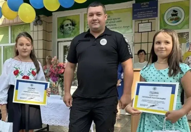 В Уманському районі відзначили школярок, які попередили лісову пожежу