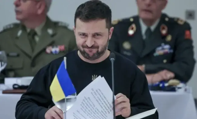 Українці вимагають скасувати виплату "тисячі від Зеленського"