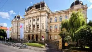 ТОП-5 спеціальностей 2025, які гарантують успішну кар'єру в Австрії