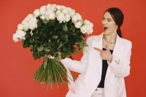 Какие цветы подарить девушке на первом свидании