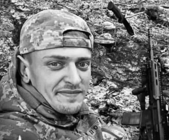 Монастирищина у жалобі: останнє прощання з Героєм Андрієм Макогіним