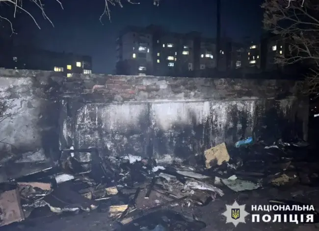 В Умані невідомі підпалили собачі будки, зведені місцевими жителями