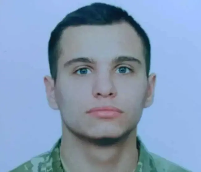 Родина з Уманщини благає про повернення полоненого морпіха Володимира Бурлаки: захисник Азовсталі у полоні 3 роки