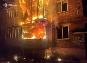 В Умані сталася пожежа в багатоповерхівці: мешканців евакуювали