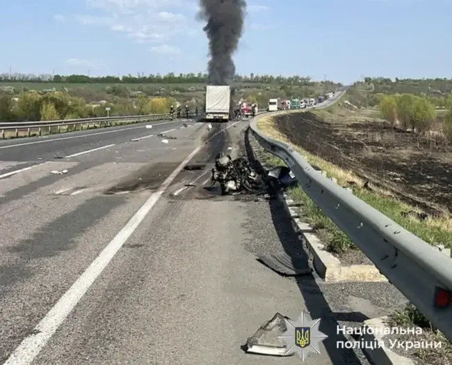 На Уманщині поблизу Бабанки сталася ДТП: зіштовхнулися вантажівка та легковий автомобіль (оновлено)