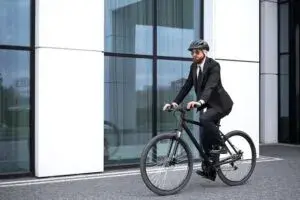 Как взрослому новичку выбрать надёжный велосипед — советы от VELOTRADE