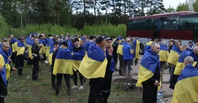 Додому повернулися 205 українських захисників: серед них оборонці Маріуполя