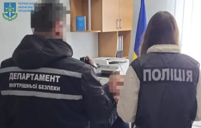 В Умані іноземця підозрюють у спробі підкупу співробітника міграційної служби