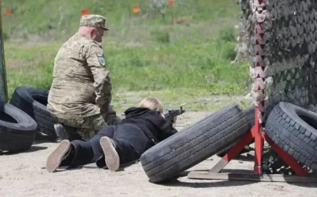 В Умані старшокласники проходять практичні заняття з вогневої підготовки