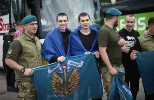 До України повернулися поранені та тяжкохворі захисники з російського полону