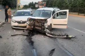 В Умані зіткнулися два Renault: один із пасажирів у лікарні
