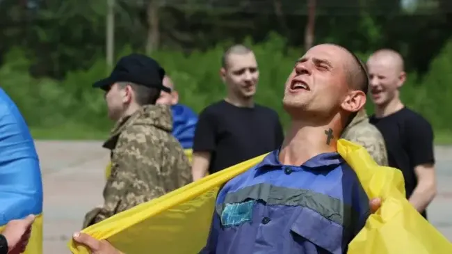 Трьох захисників із Черкащини звільнили з російського полону під час сьогоднішнього обміну полоненими