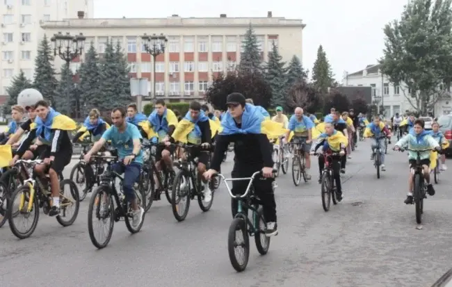 В Умані вшанували пам’ять Олександра Цебрія: велопробіг, віче та відкриття меморіальної плити