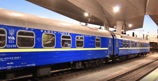 На Черкащині у 2025 році курсує лише п'ять вагонів з кондиціонерами: як обрати їх при купівлі квитків