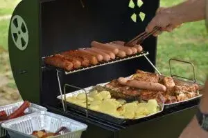Сардельки та ковбаски