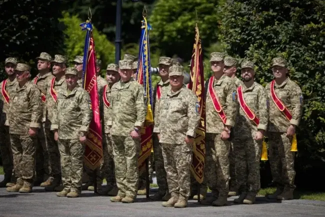 Президент вручив почесну відзнаку зенітній бригаді з Умані