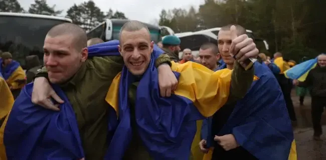 Україна провела черговий обмін полоненими: вдалося повернути 185 осіб