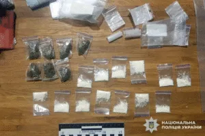 Комендантська година з сюрпризом: в Умані спіймали дилера з канабісом