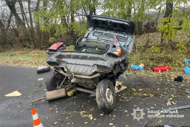 Страшна ДТП на Черкащині: автівку розірвало навпіл (ФОТО)