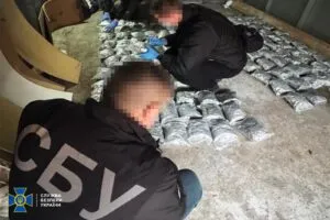 На Черкащині затримали наркоділків та вилучили 180 кг наркотиків