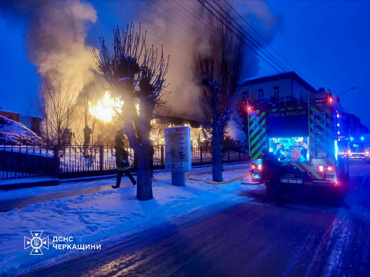 Пожежа на літньому майданчику ресторану в Умані: обійшлося без постраждалих (ФОТО)