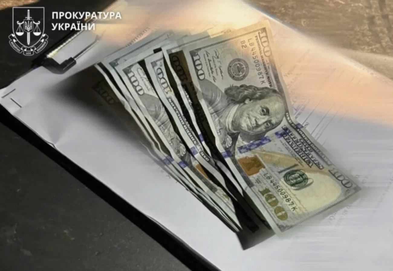 Медпрацівника з Умані взяли під варту за обіцянку “зняти з розшуку” за гроші