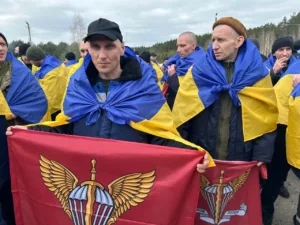 Відбувся другий етап обміну полоненими: Україна повернула ще 300 захисників і двох цивільних