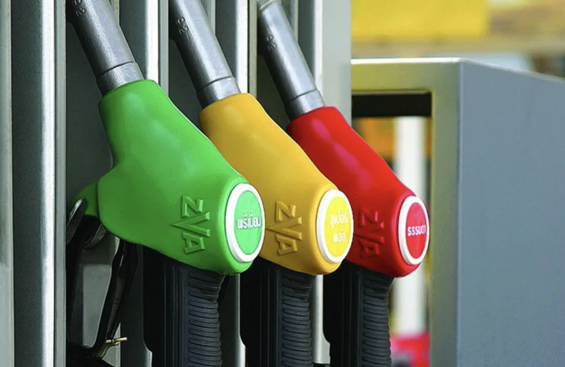 Дизель і газ в Україні 2 квітня подорожчали майже на гривню: ціни невпинно зростають