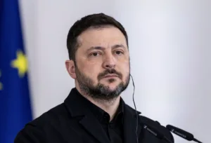 Ще три роки після війни з українців братимуть військовий збір: Зеленський підписав закон на вимогу МВФ