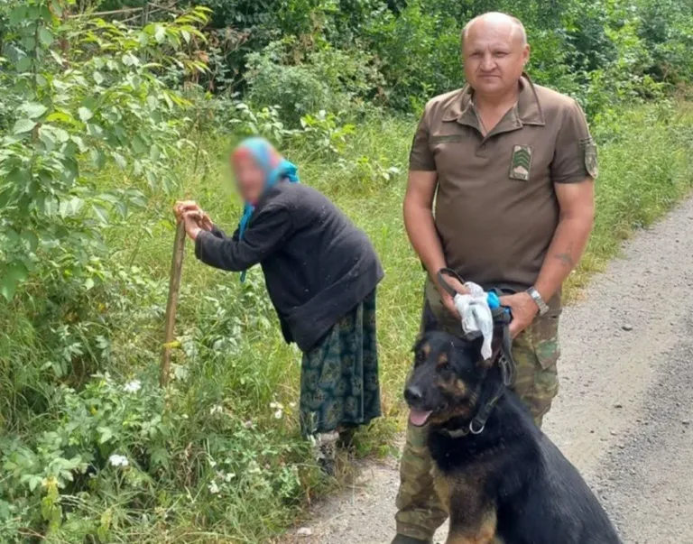 Службовий пес Курт допоміг поліцейським знайти 88-річну жінку, яка зникла на Уманщині